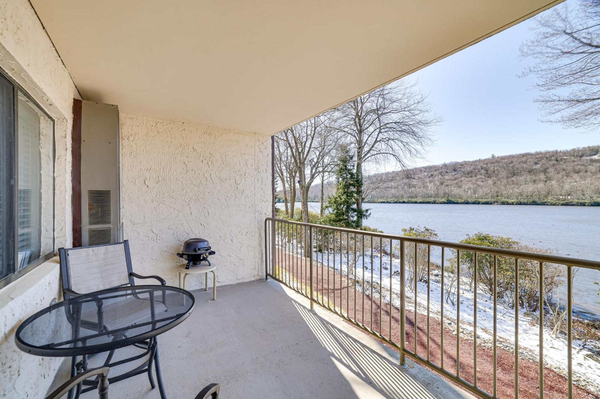 Harmony With Big Boulder Views *